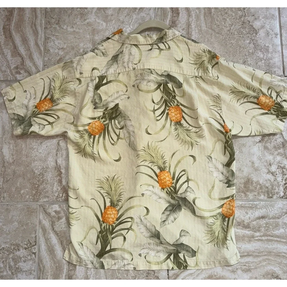 Tommy Bahama Men's Hawaiian Shirt 100% Silk‎ Pineapple Print Summer Fun Size M